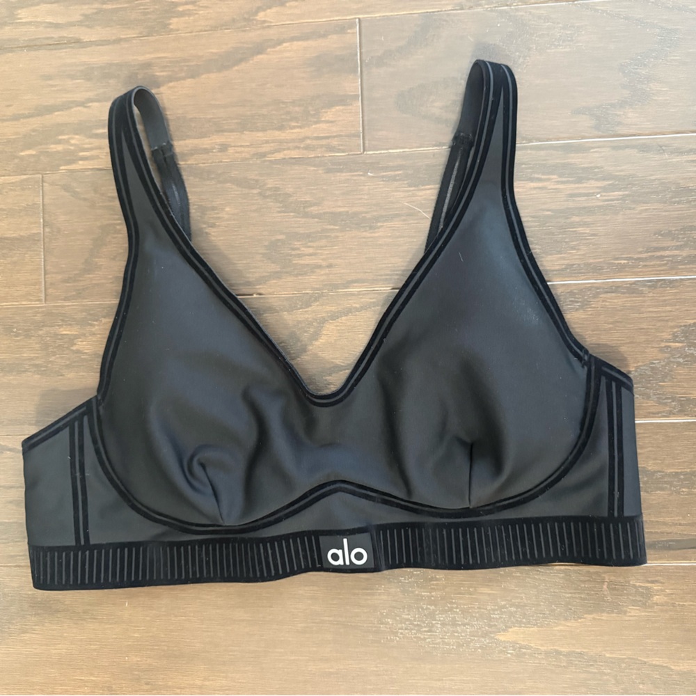 Alo Yoga Airlift Line Up Bra Medium